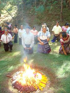 Participants in a Maya ceremony. / Credit:Courtesy of RENOH